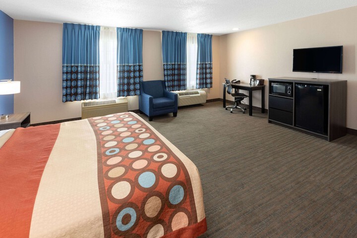 Super 8 by Wyndham Garland / Rowlett/East Dallas Area