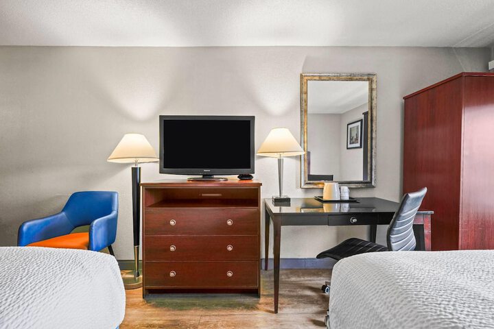 Days Inn by Wyndham Utica