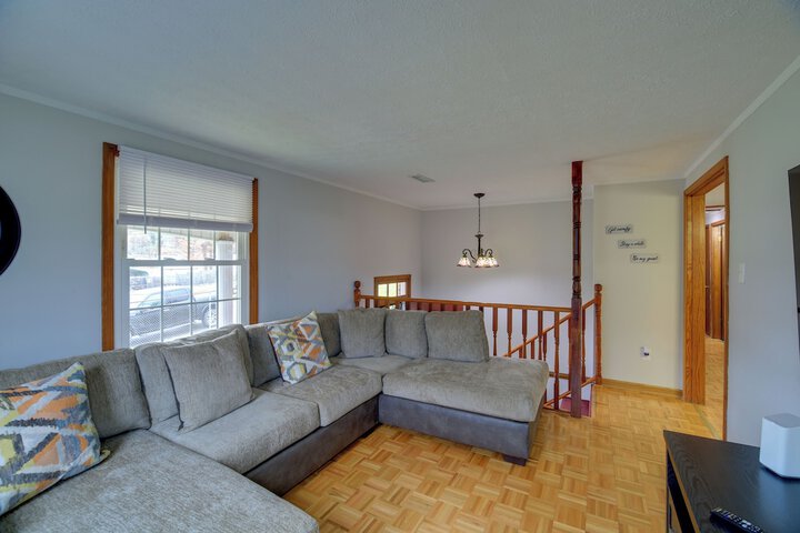 Bluefield Home w / Covered Deck - Near Parks!