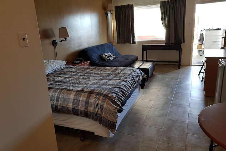 Room 18 of 32