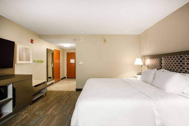 Room 22 of 34