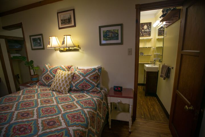 Room 99 of 236