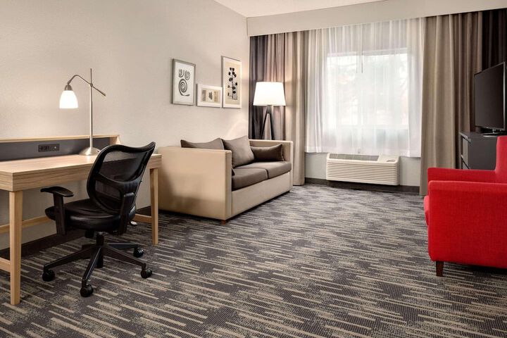 Country Inn & Suites by Radisson Brookings, SD