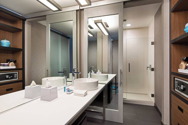 Aloft by Marriott Seattle Sea-Tac Airport