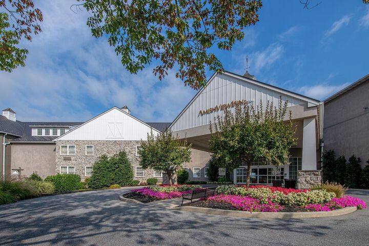 AmishView Inn and Suites