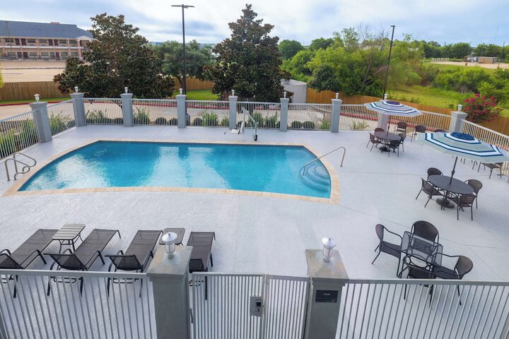 Hampton Inn & Suites Brenham