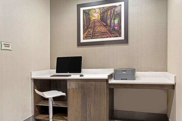 Business Center 35 of 36
