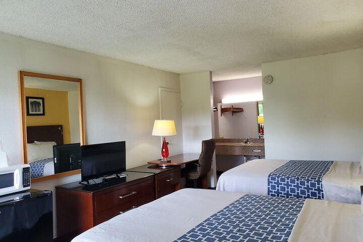 Room 12 of 28