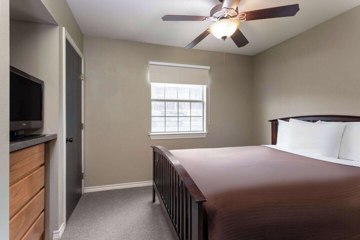 Eagles Den Three Rivers Texas a Travelodge by Wyndham
