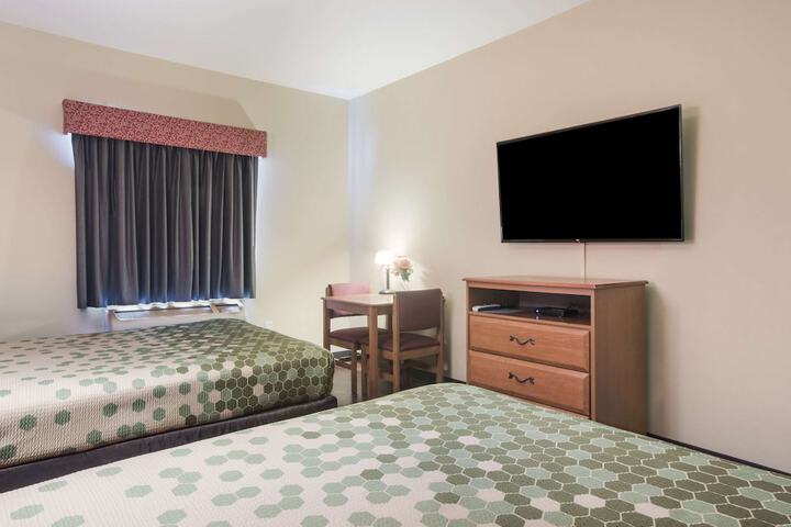 Room 25 of 38