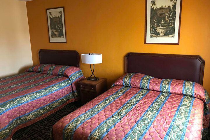 Room 9 of 29