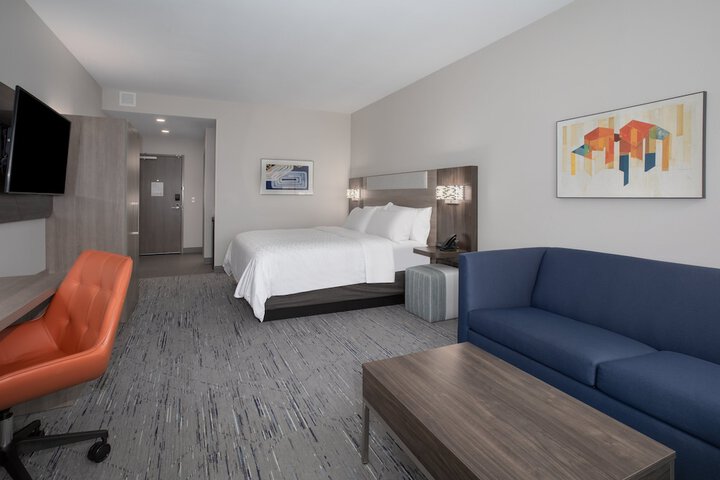 Room 27 of 51