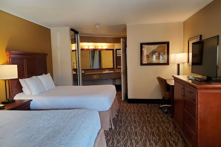 Room 7 of 27