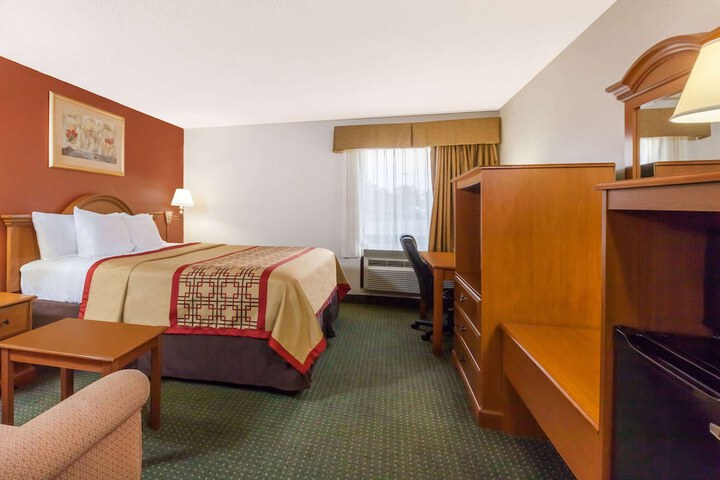 Room 10 of 15