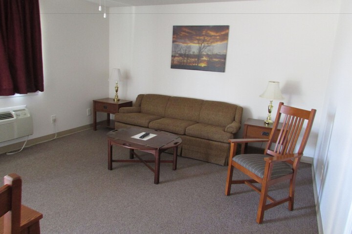 Douglas Inn & Suites