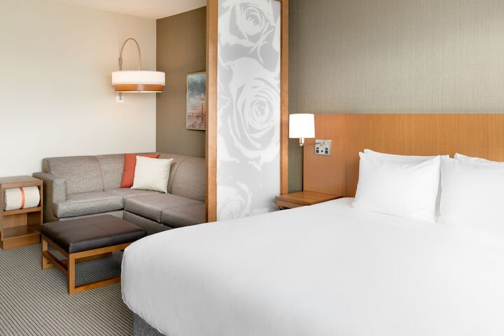 Room 52 of 63