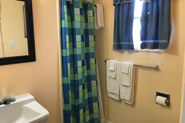 Room 6 of 22