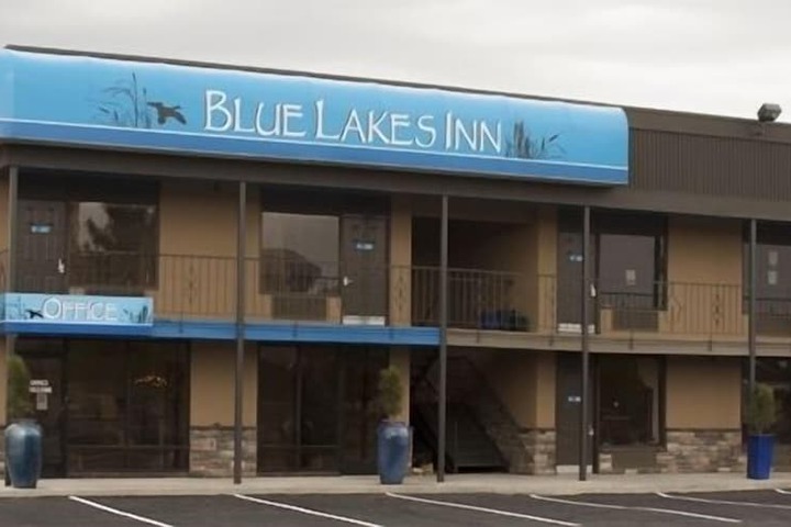 Blue Lakes Inn & Extended Stay