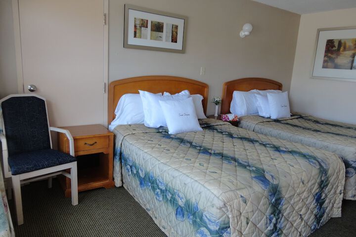 Room 32 of 59