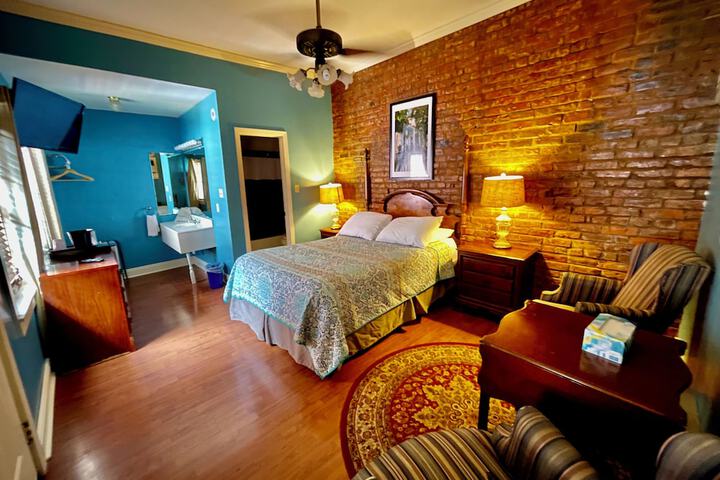Room 35 of 100