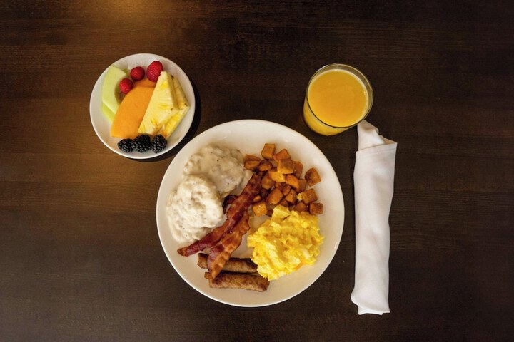 Breakfast/Coffee Service 88 of 106