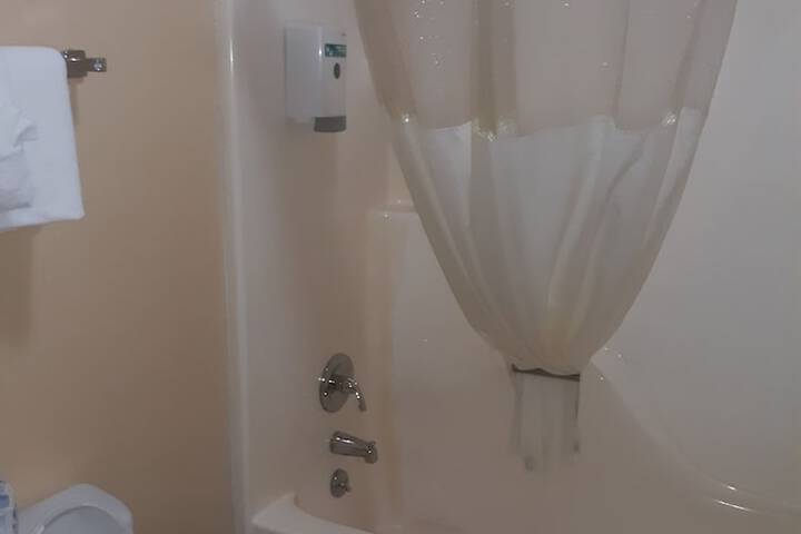 Room 18 of 28