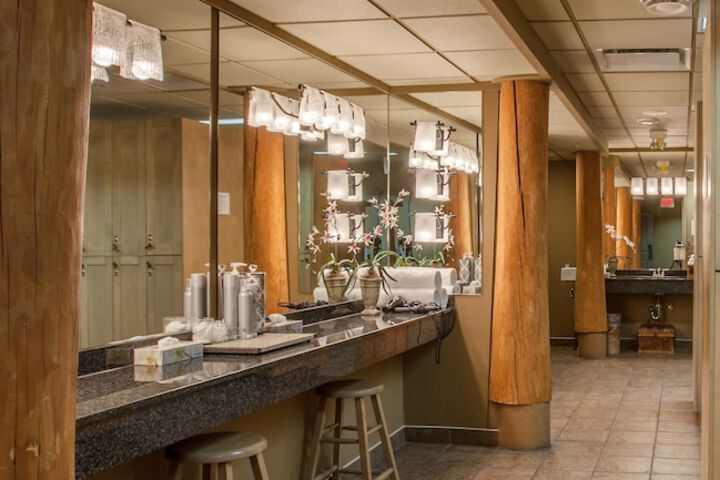 Tigh-Na-Mara Seaside Spa Resort
