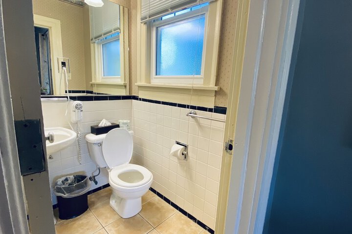 Room 45 of 114