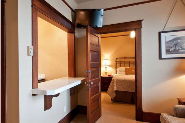 Room 11 of 64