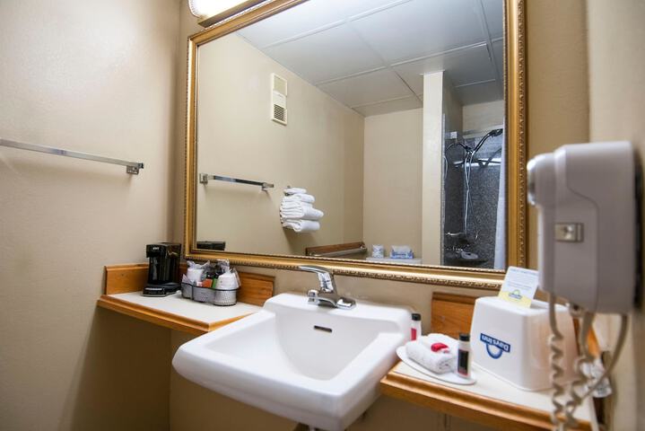 Room 18 of 23