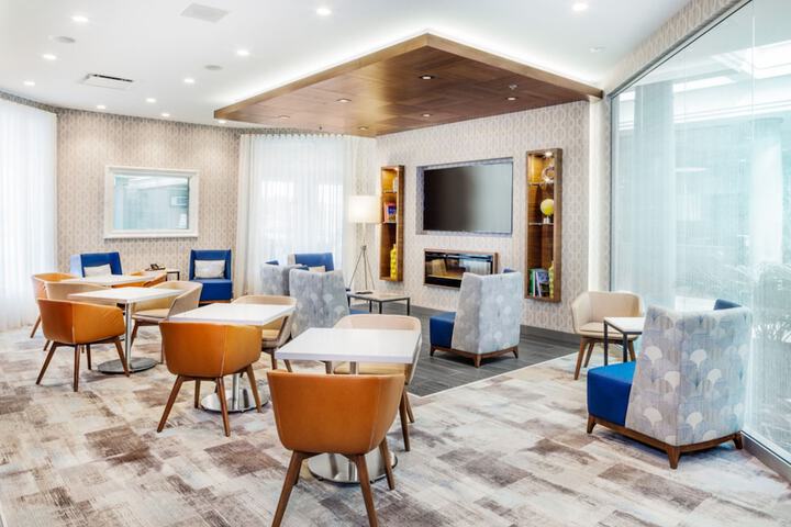 Ômage Hotel Montreal Laval, a Tribute Portfolio Hotel
