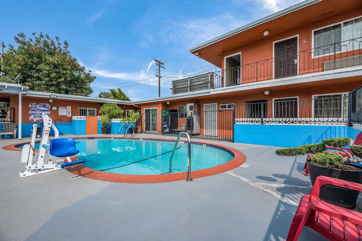 Pool 7 of 23