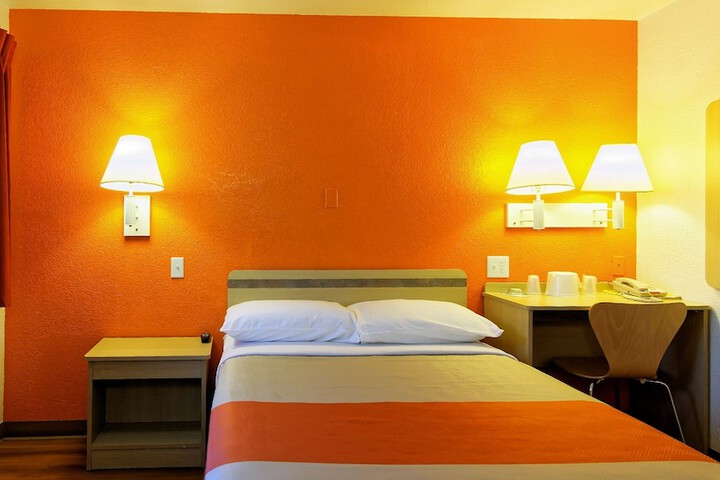 Room 19 of 25