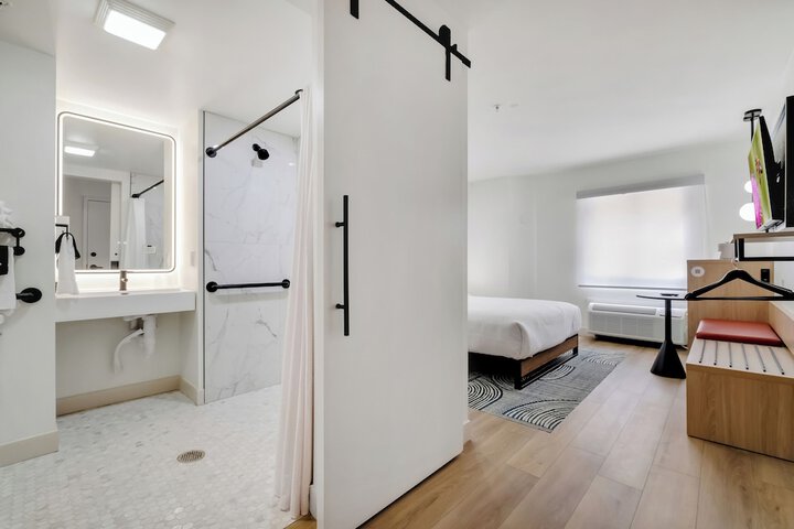 Room 41 of 54