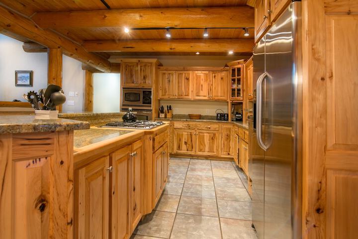 Pineview Lodge