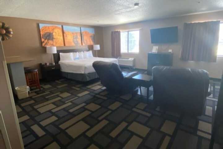 Room 7 of 27