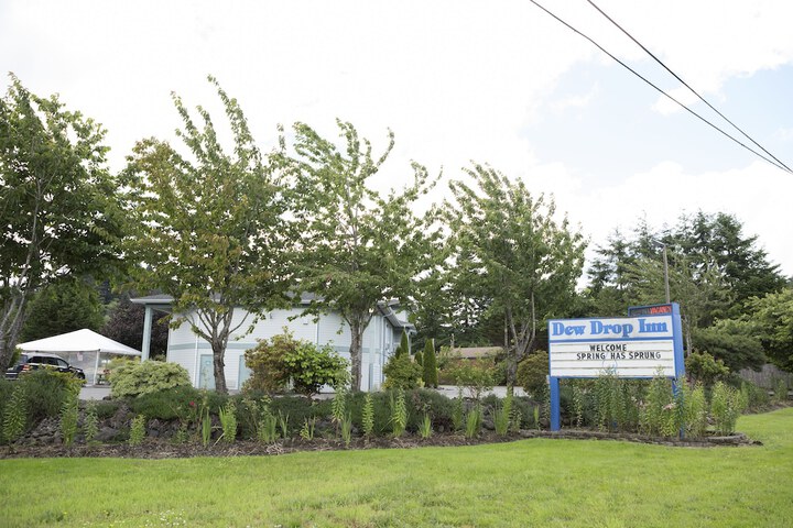 The Dew Drop Inn Motel