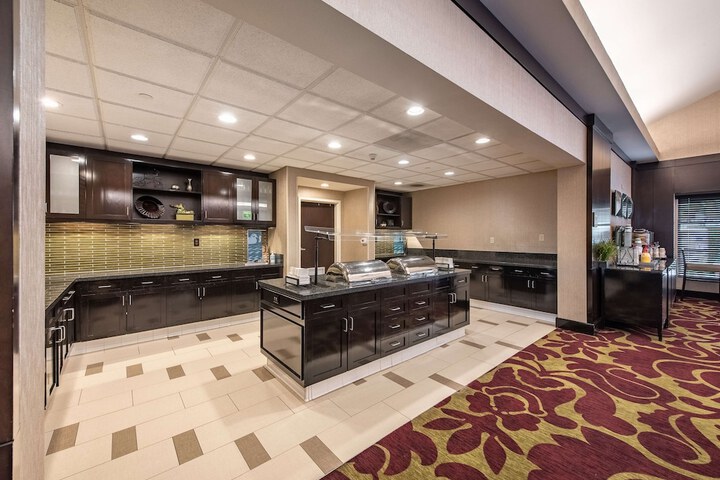 Homewood Suites by Hilton Oxnard / Camarillo