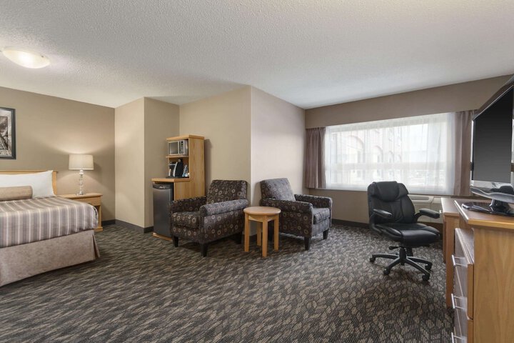 Room 10 of 20