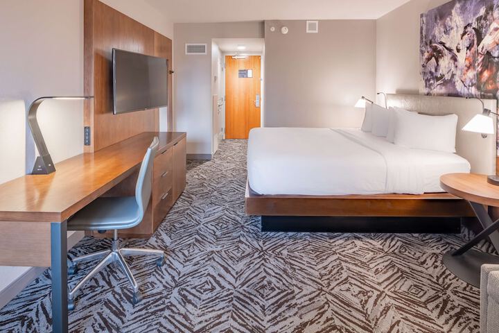 DoubleTree by Hilton Dallas - Farmers Branch
