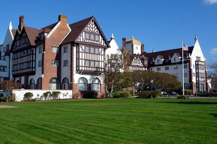Montauk Manor