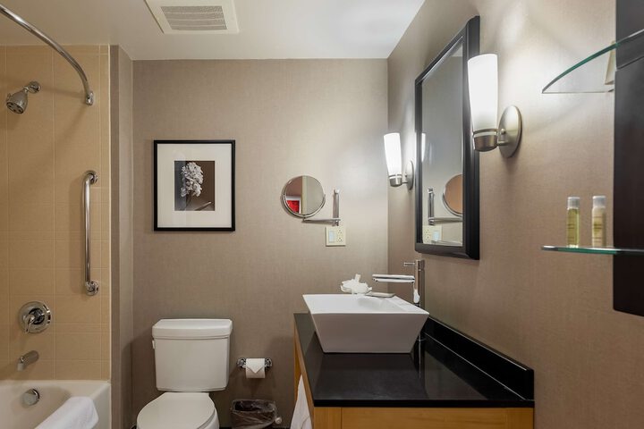 Room 11 of 26