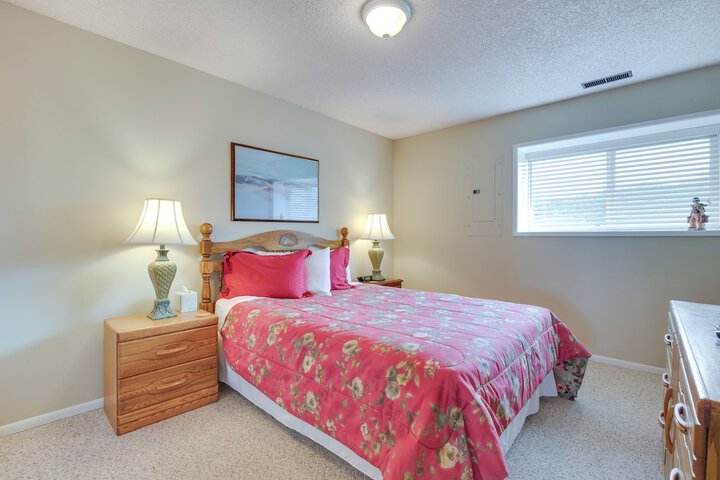 Lincoln City Condo: Pool Access Walk to Beach!
