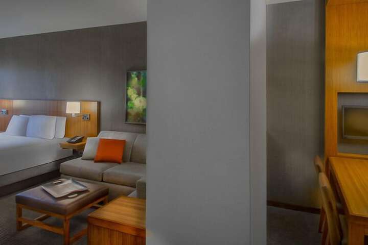Room 28 of 37