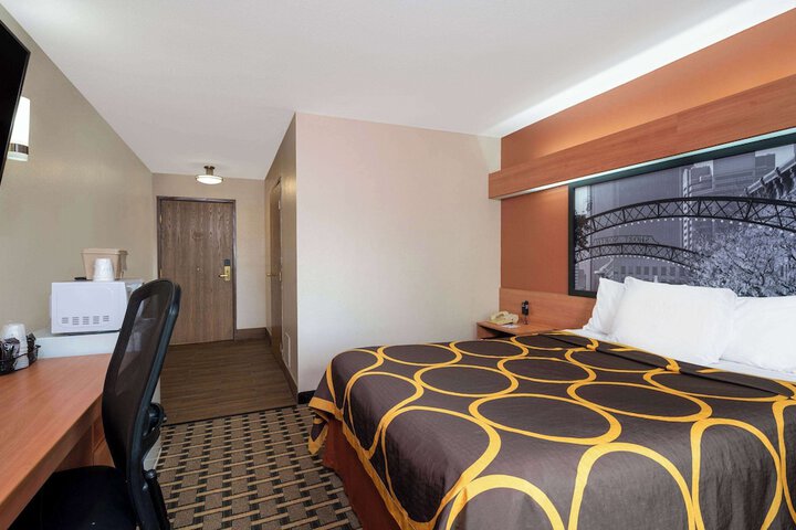 Room 7 of 17