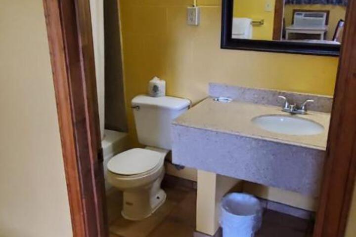 Deluxe Inn Jasper