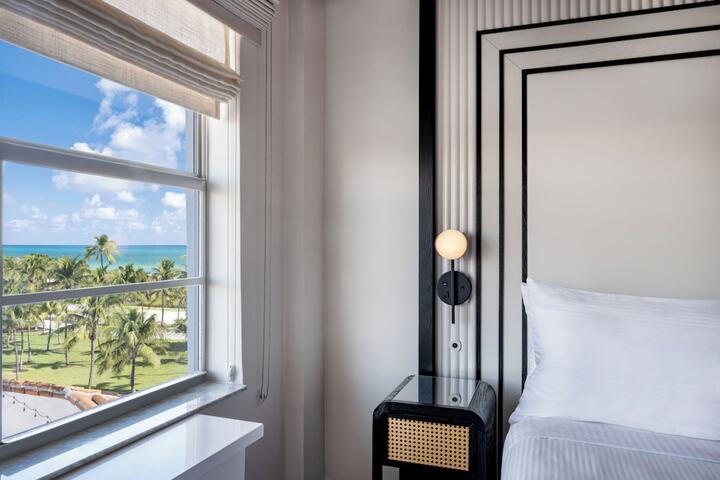 Room 42 of 71