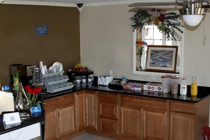 Breakfast/Coffee Service 55 of 57
