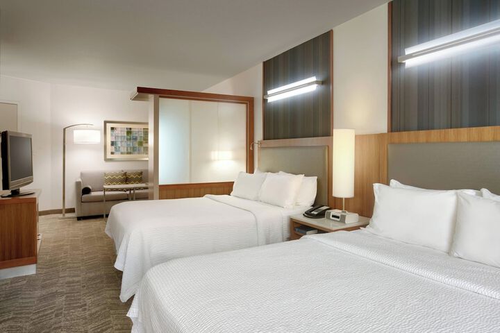 Room 10 of 28