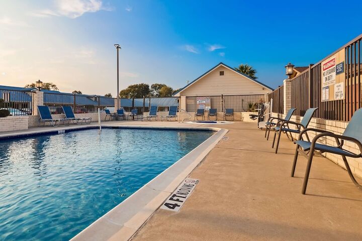 Pool 3 of 16